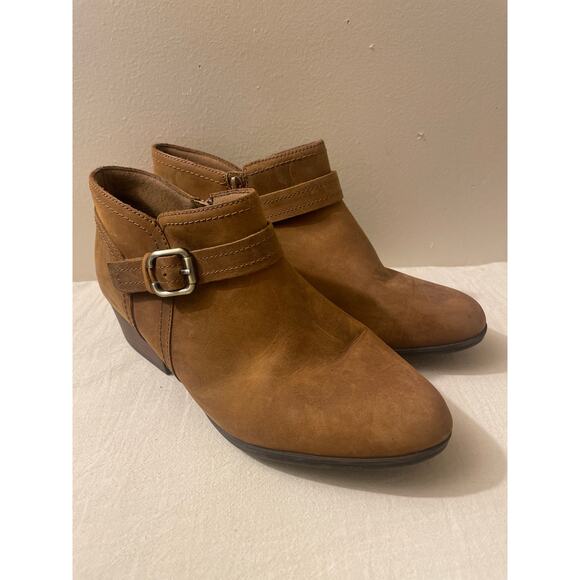 Clarks Women's Size 10 Booties Ankle Cowboy Boot Buckle Zip‎ Brown - Picture 1 of 7
